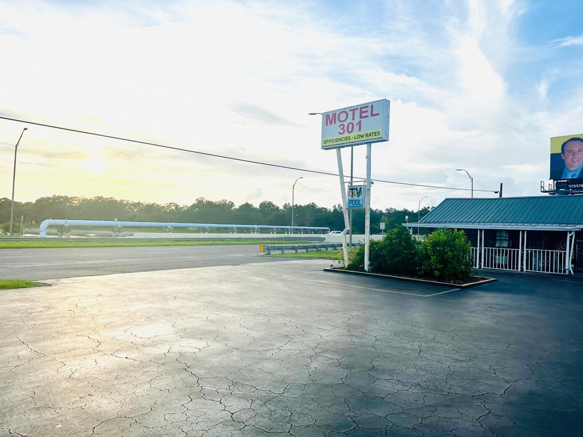 Motel 301 Orient Park 外观 照片