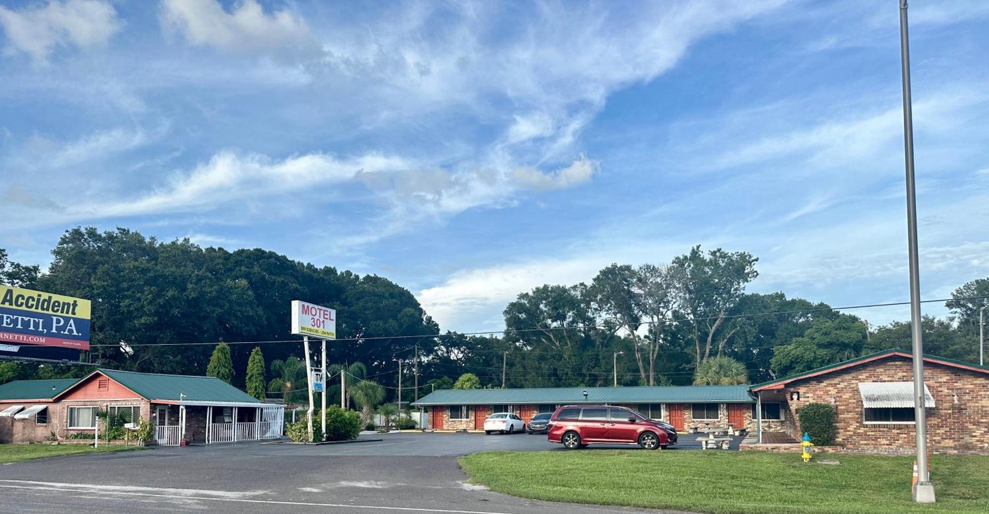 Motel 301 Orient Park 外观 照片